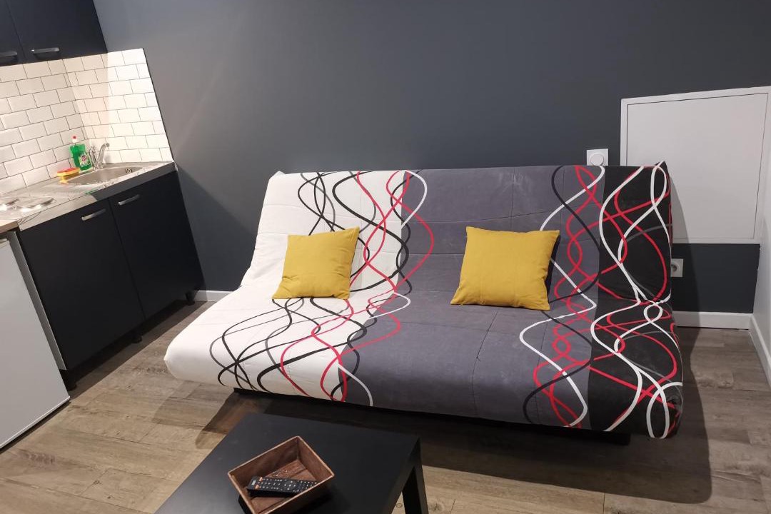 Photo of Others in Zola - Pressense