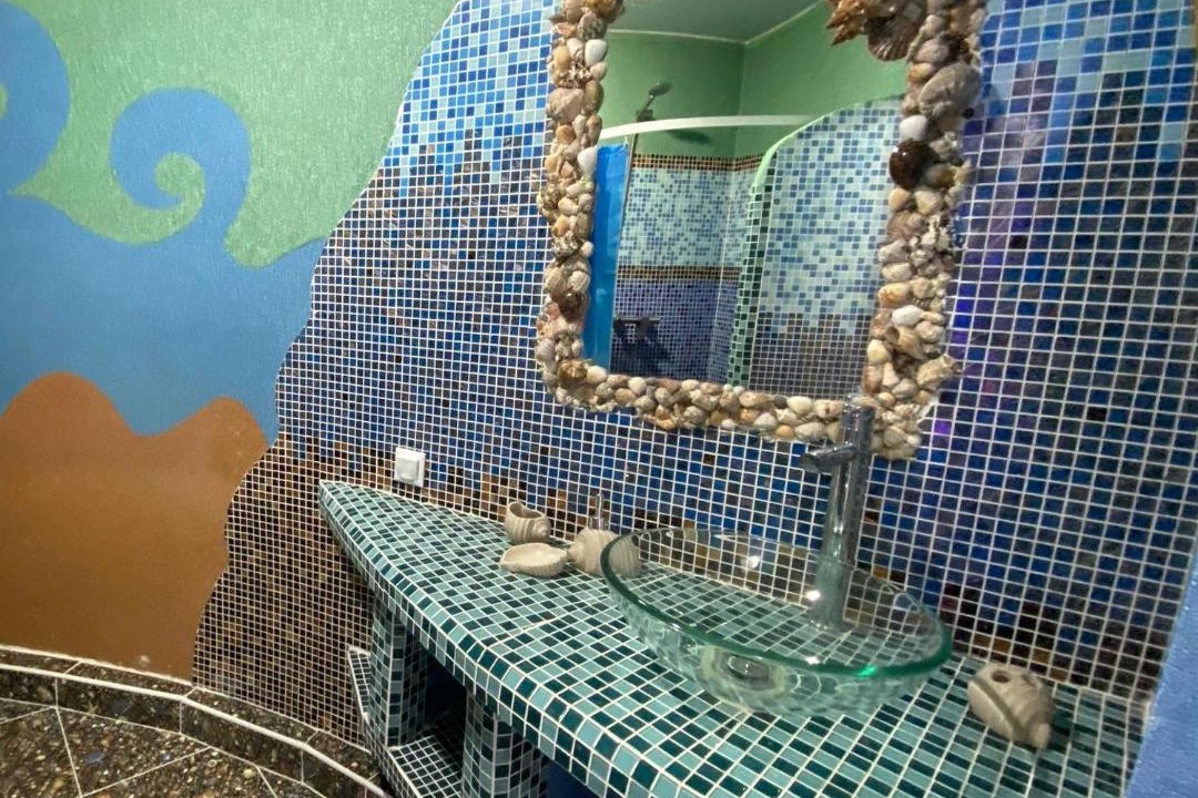 Photo of Buildings in Loo