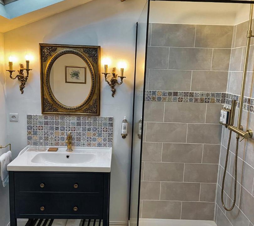 Photo of Bathroom in Chef-Boutonne