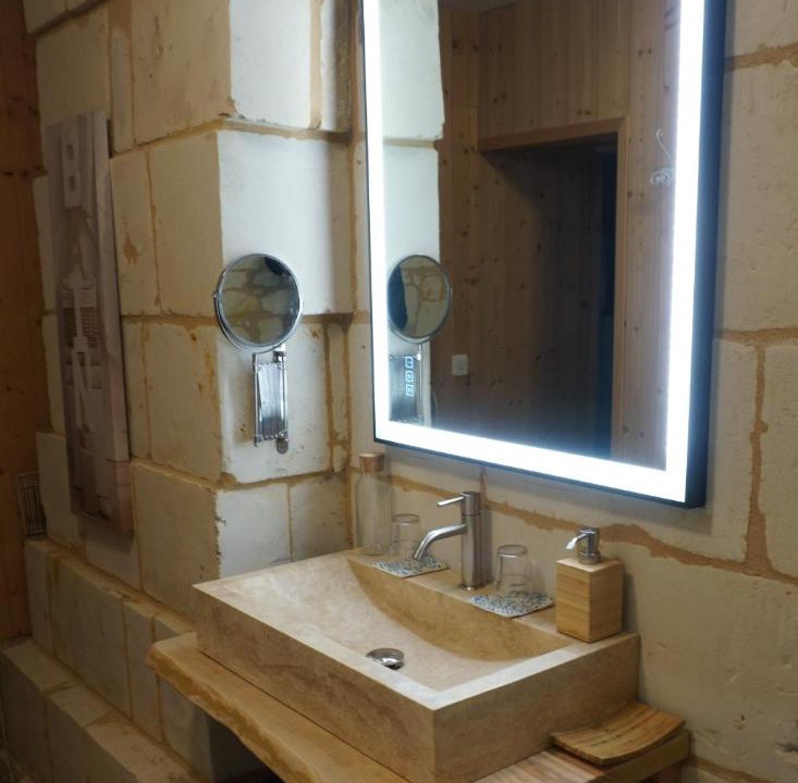 Photo of Others in Louerre