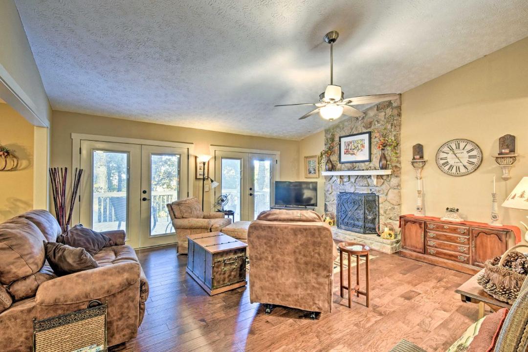 Photo of Others in Tate