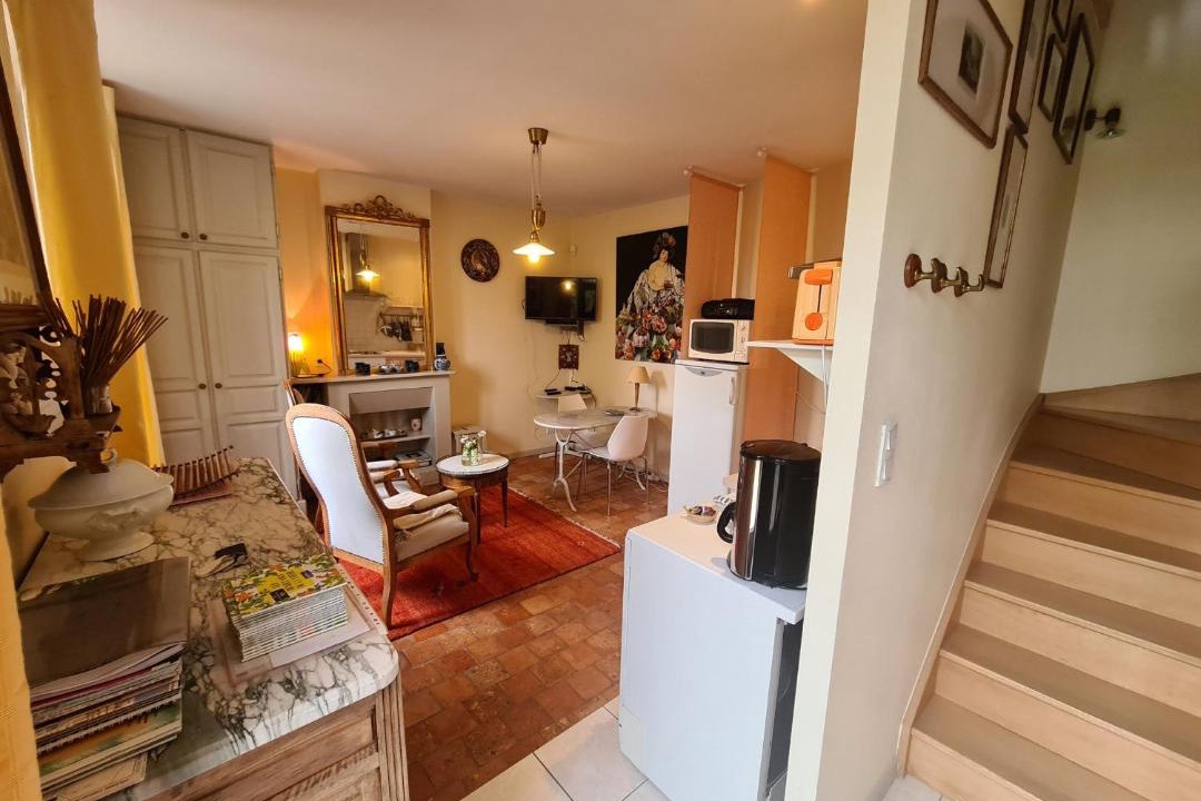 Photo of Livingroom in Checy