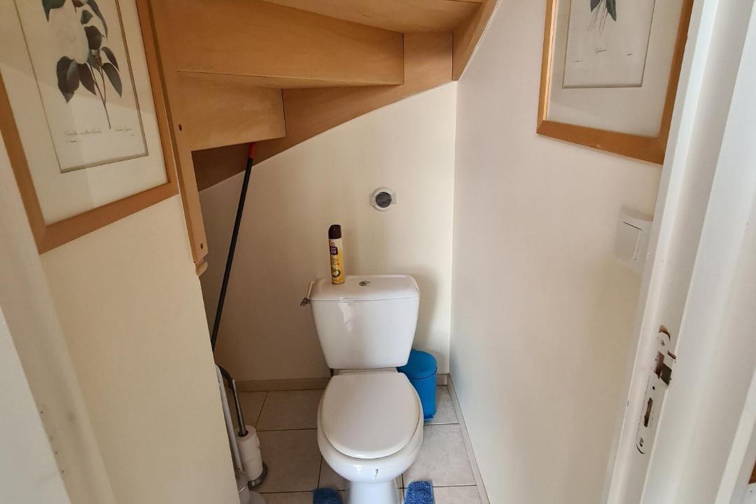 Photo of Bathroom in Checy