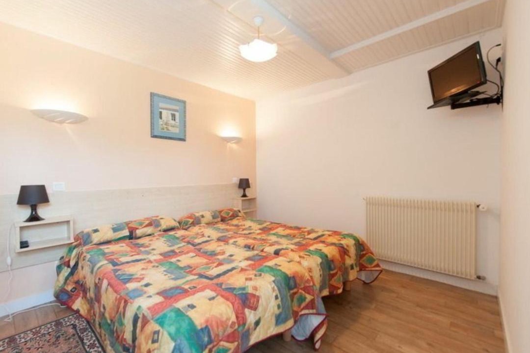 Photo of Bedroom in Saint-Urbain