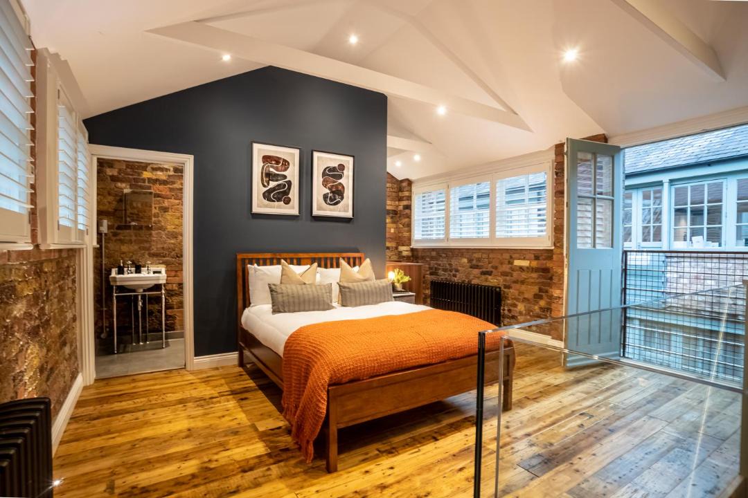 Photo of Others in Bethnal Green