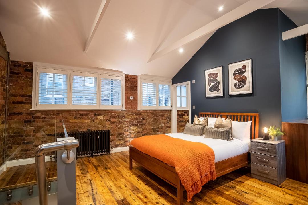 Photo of Others in Bethnal Green