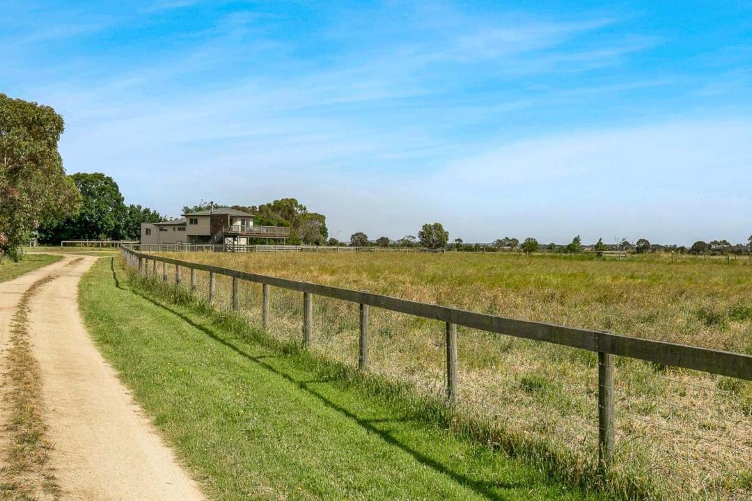 Photo of Others in Bass