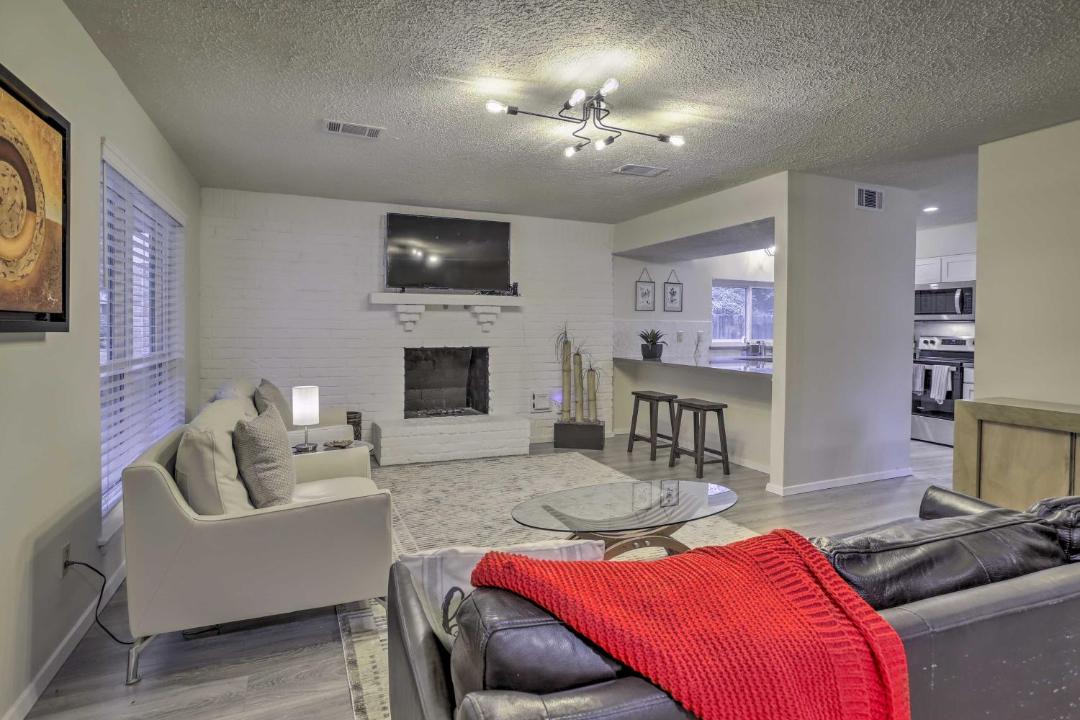 Photo of Livingroom in Grogan's Mill