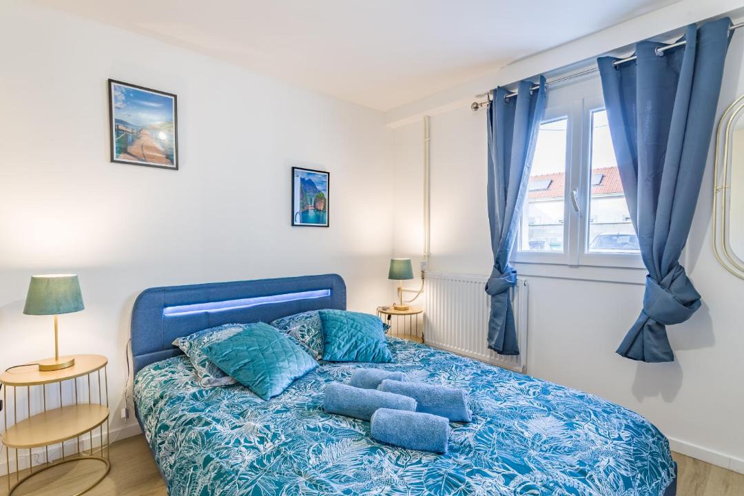 Photo of Bedroom in Troyes