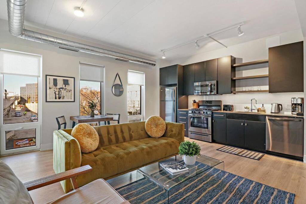 Photo of Livingroom in Lakeview