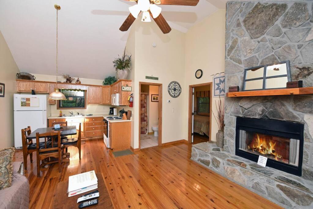 Photo of Livingroom in Blairsville