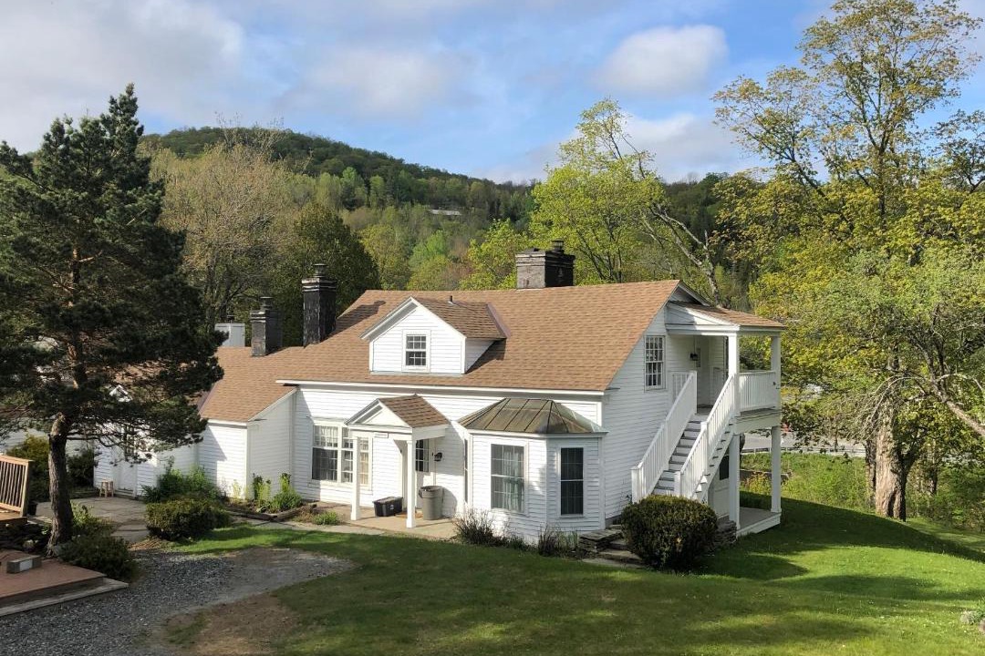 Photo of Buildings in West Dover