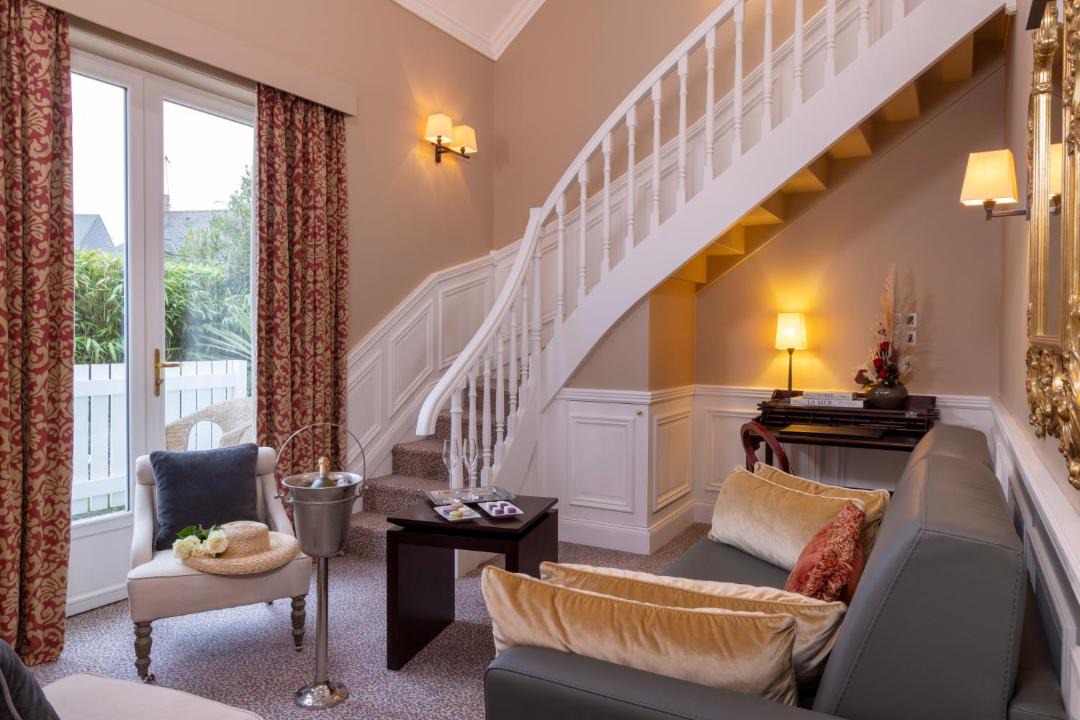 Photo of Others in Beauvoir