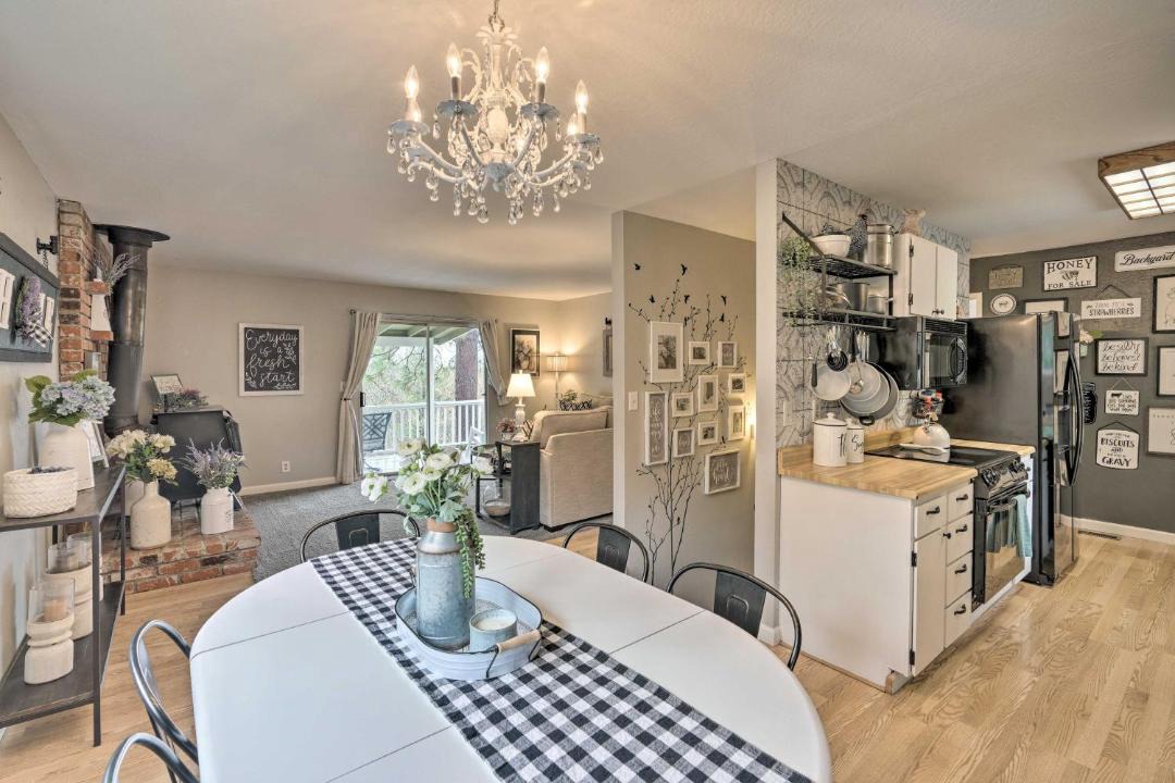 Photo of Others in Pine Grove