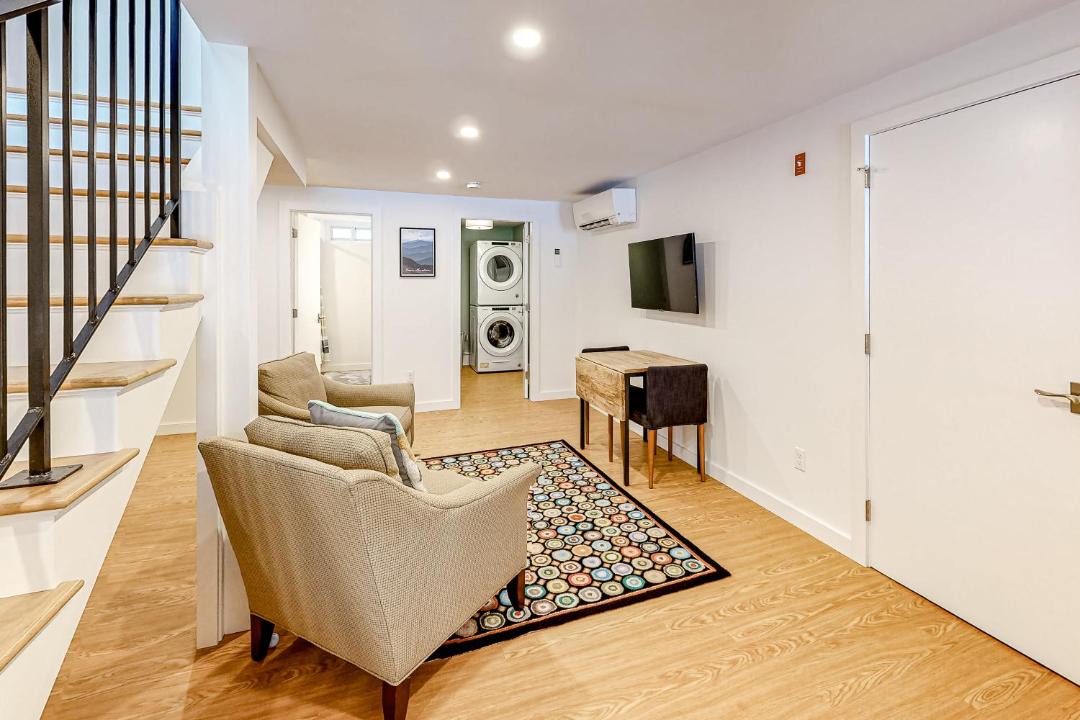 Photo of Livingroom in South Londonderry