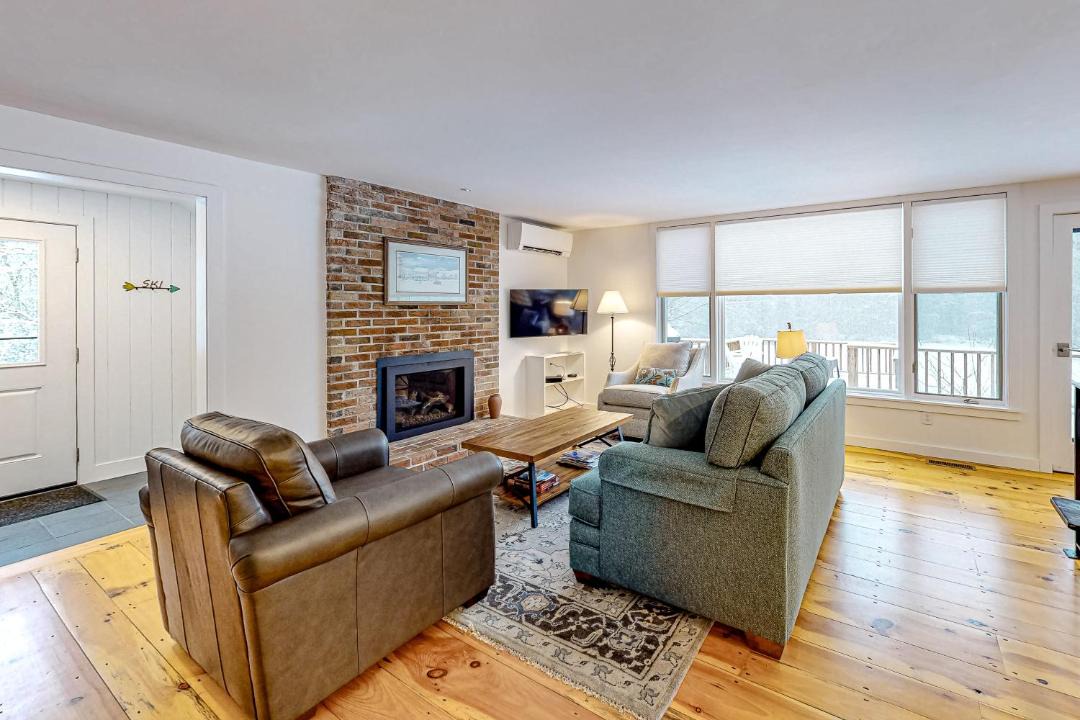 Photo of Livingroom in South Londonderry