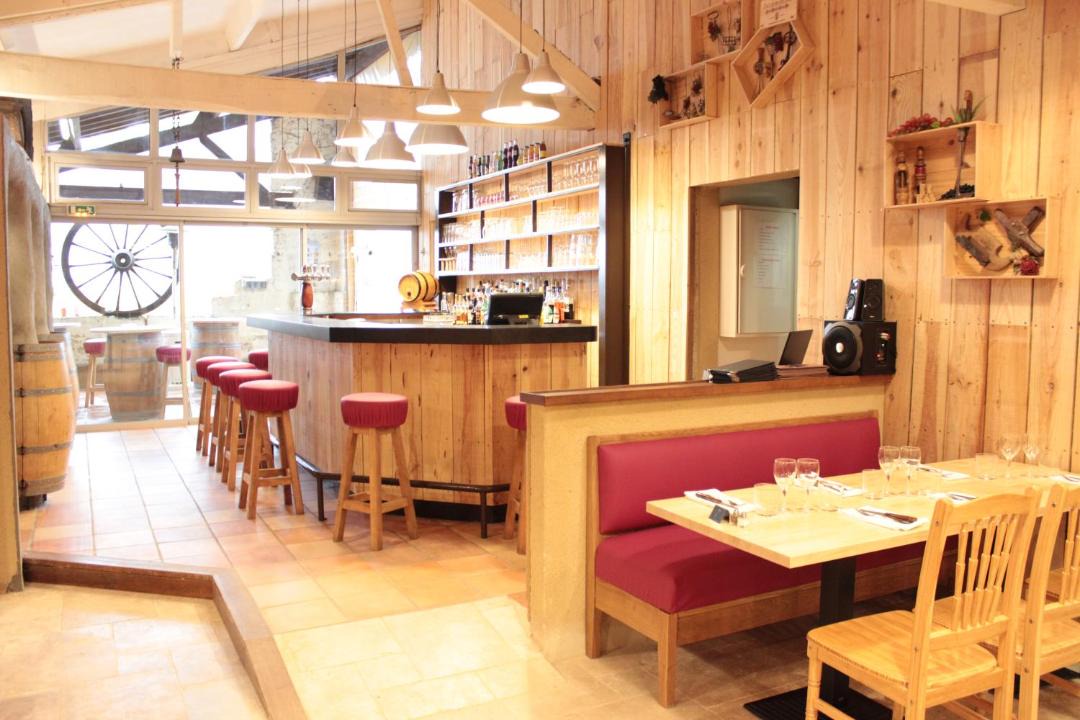 Photo of Kitchen in Petit-Palais-et-Cornemps