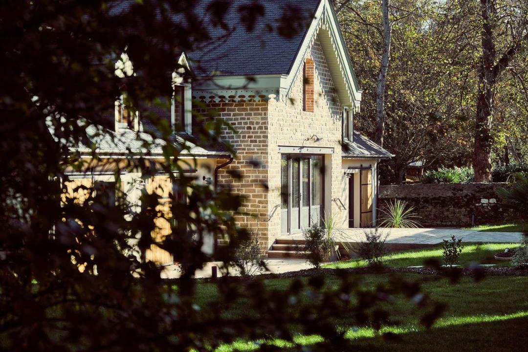 Photo of Buildings in Parame