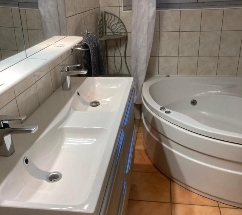 Photo of Bathroom in Pesmes