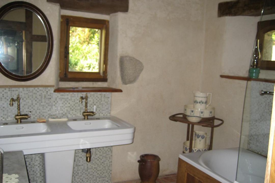 Photo of Bathroom in Plouneour-Menez