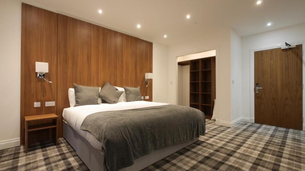 Photo of Bedroom in Longcroft