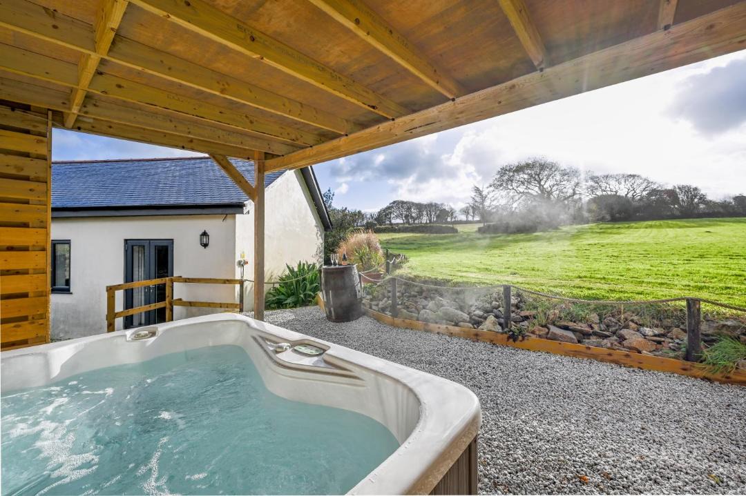 Photo of Others in Mabe