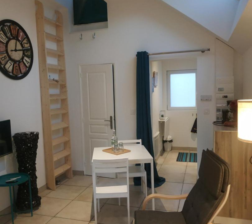 Photo of Others in Barriere Saint Marc