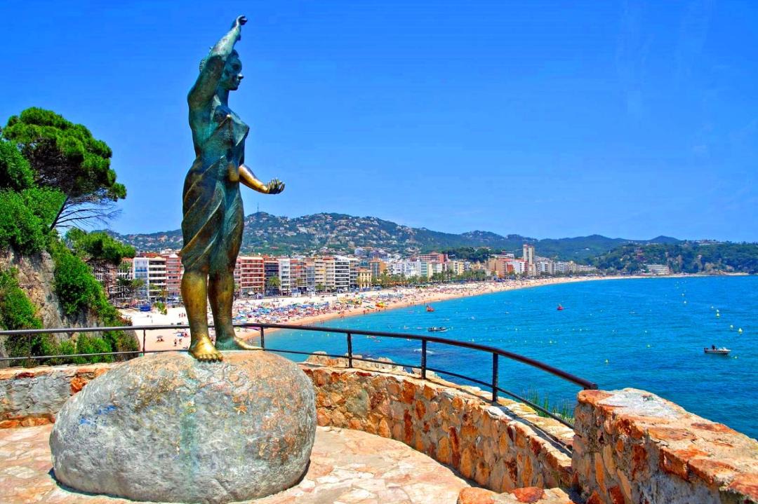 Photo of Others in Lloret Town Center