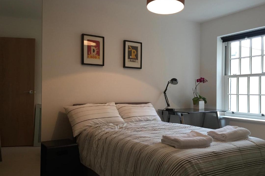 Photo of Bedroom in Oval