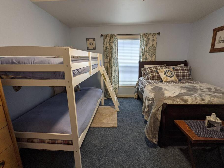 Photo of Bedroom in Dunsmuir