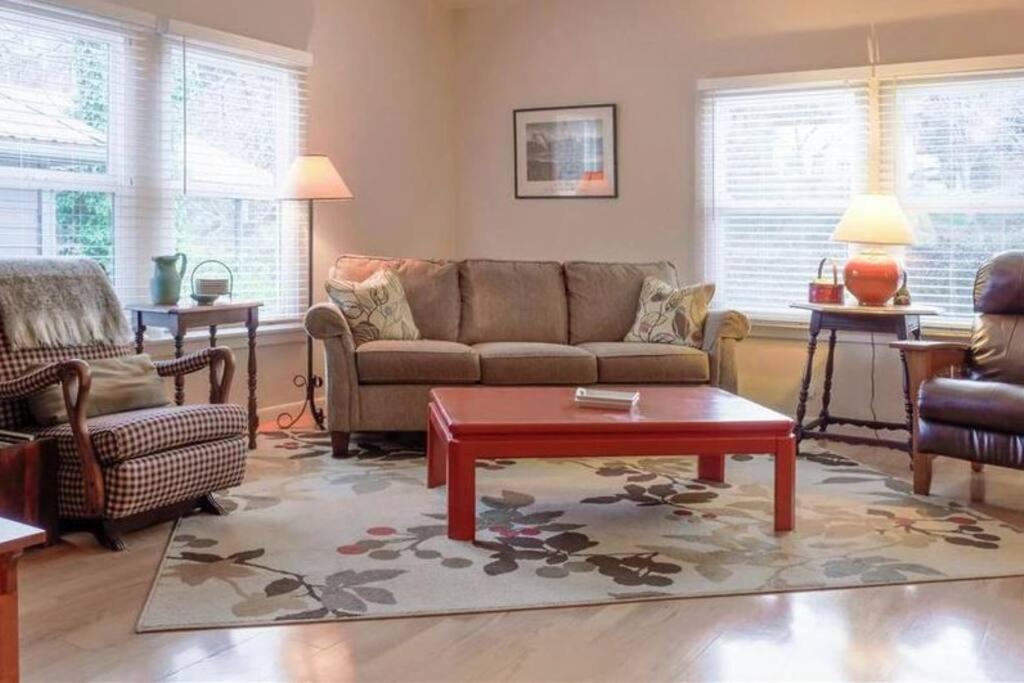 Photo of Livingroom in Dunsmuir