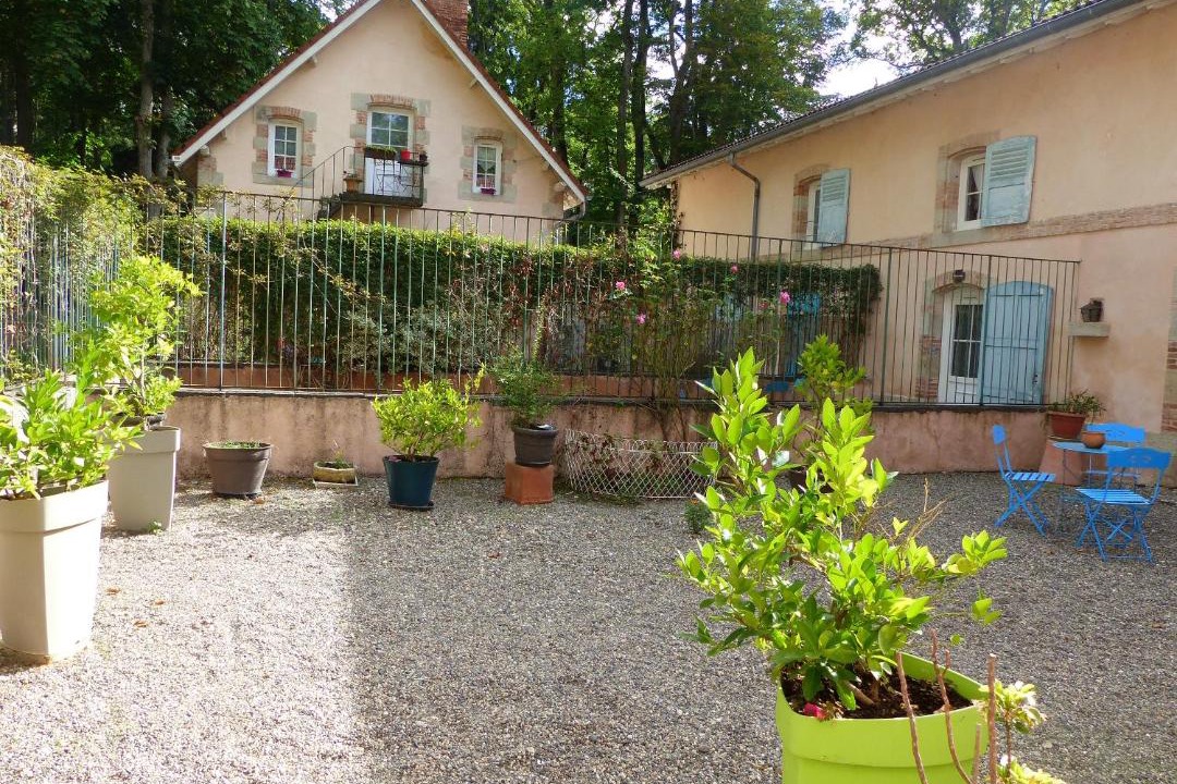 Photo of Others in Lezoux