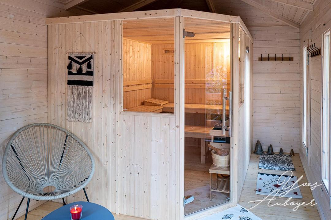 Photo of Others in Le Menil