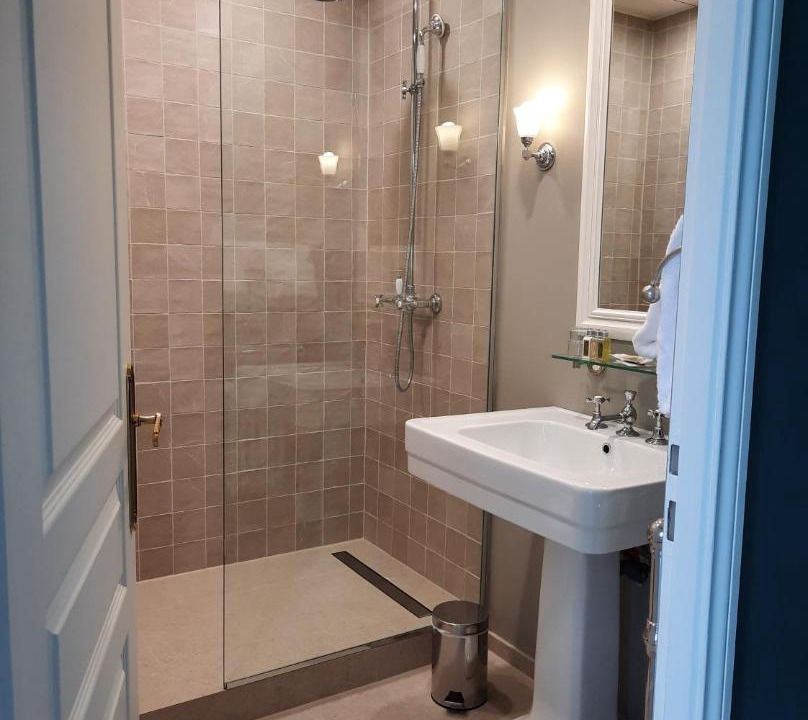 Photo of Bathroom in Aubry-du-Hainaut