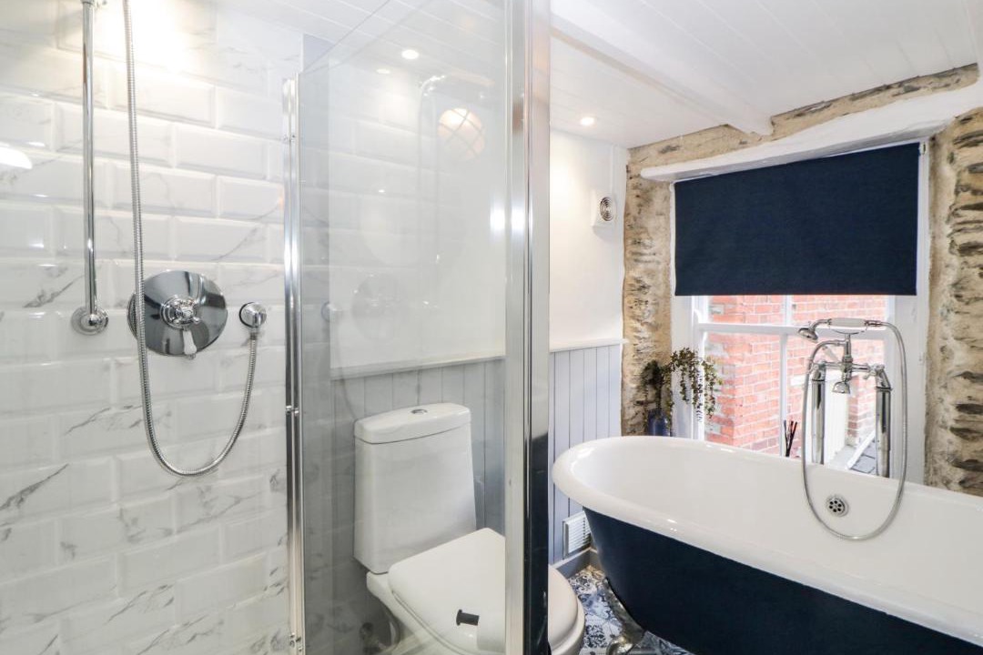 Photo of Bathroom in Polperro