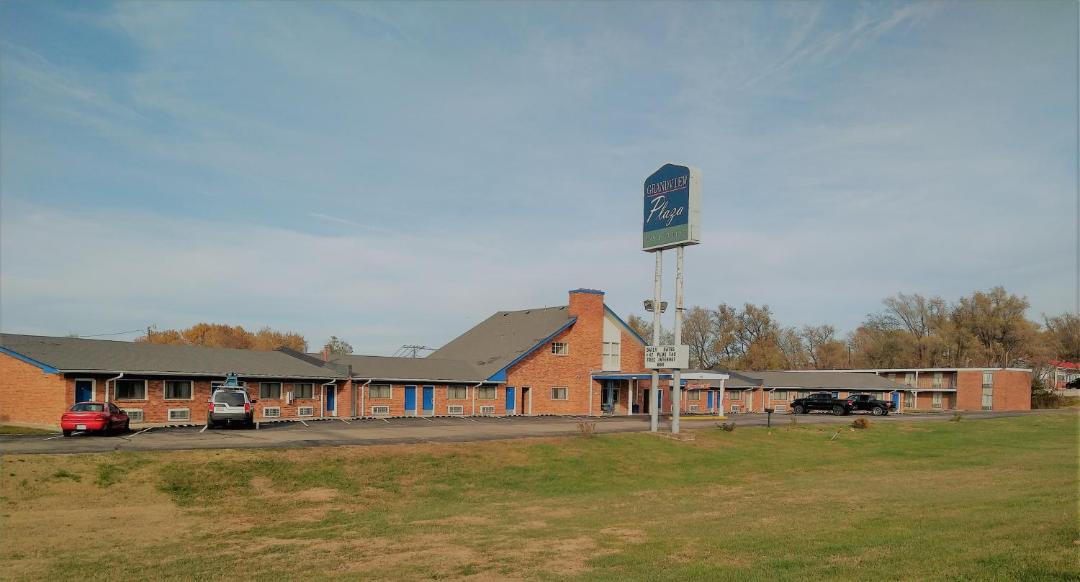 Photo of Buildings in Grandview Plaza