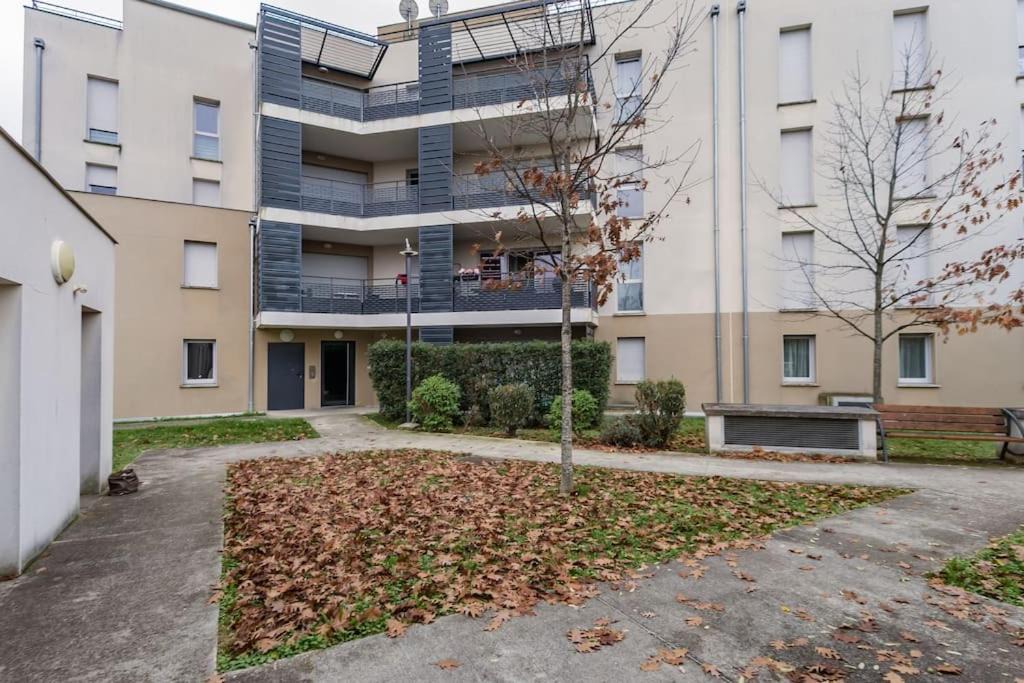 Photo of Buildings in Lalande-Grand Selve