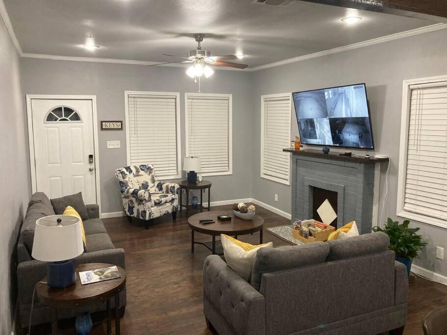 Photo of Livingroom in Highland Historic District