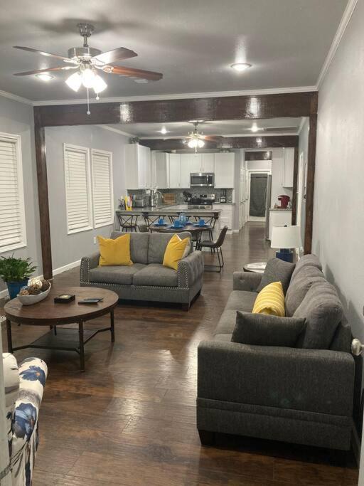 Photo of Livingroom in Highland Historic District
