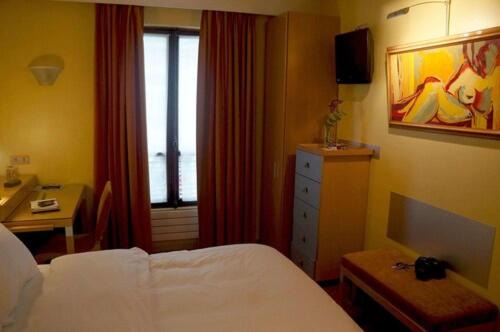 Photo of Bedroom in Notre-Dame-des-Champs