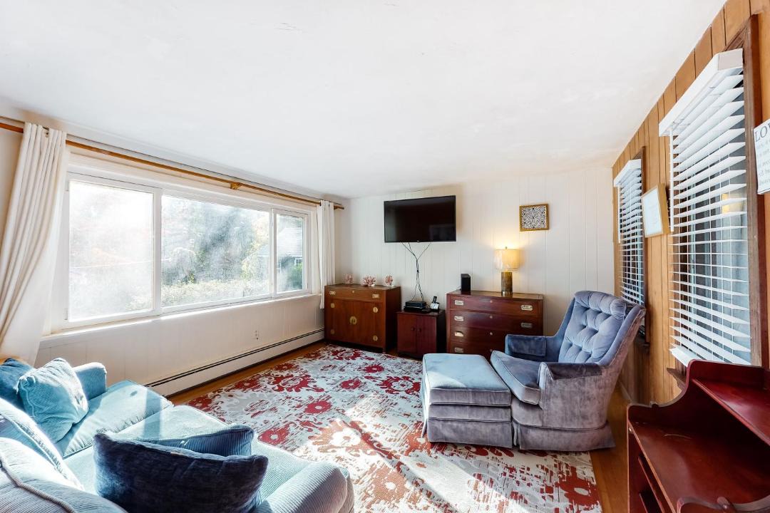 Photo of Livingroom in Dennis