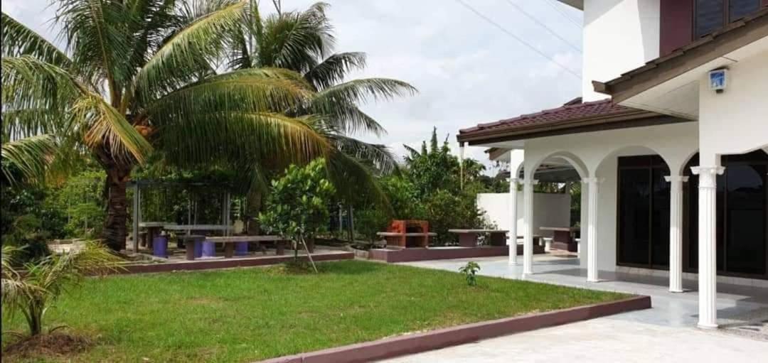 Photo of Buildings in Kampung Mempelam