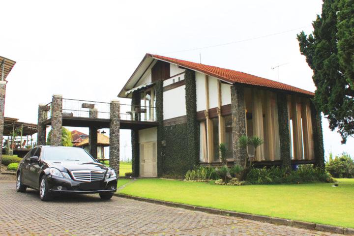 Photo of Buildings in Parongpong