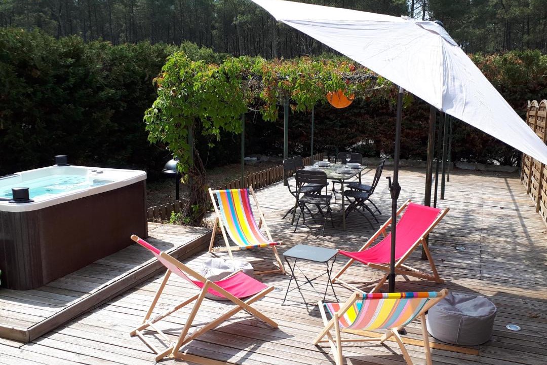 Photo of Patio Balcony in Saint-Julien-en-Born