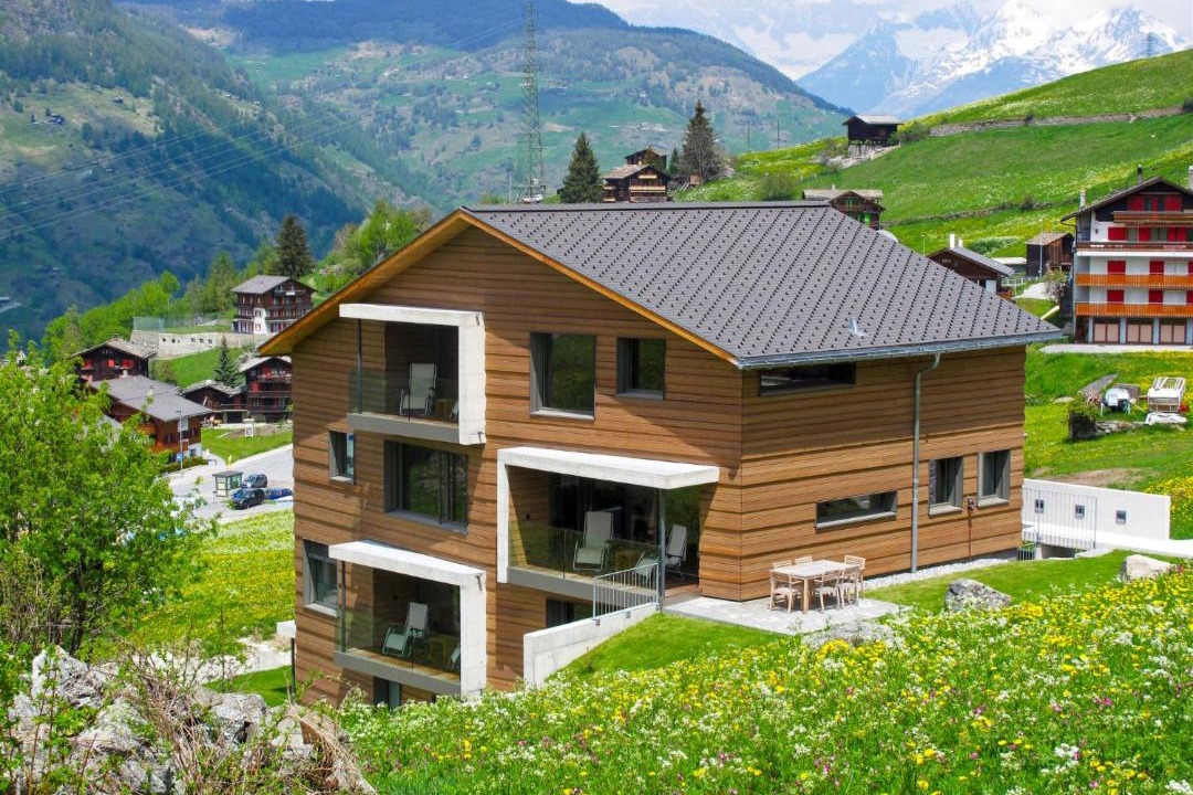 Photo of Buildings in Graechen