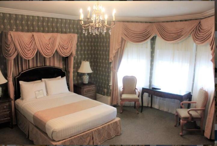 Photo of Bedroom in Lower Pacific Heights