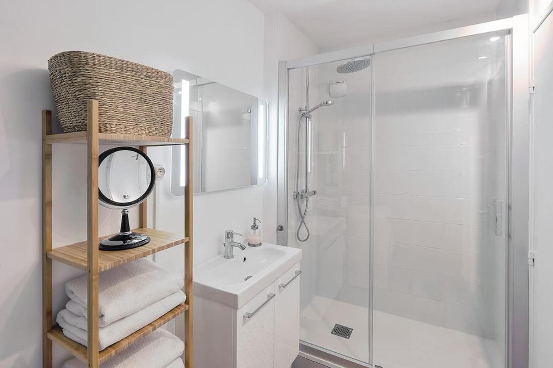 Photo of Bathroom in Ile Beaulieu