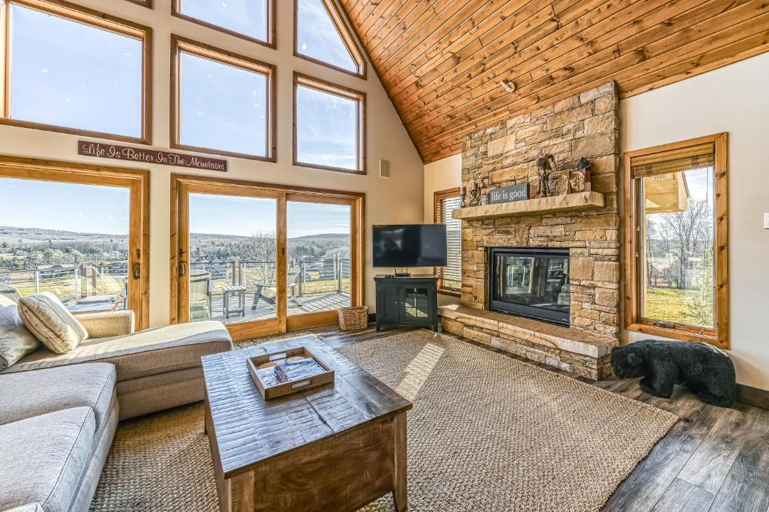 Photo of Livingroom in Waterfront Greens