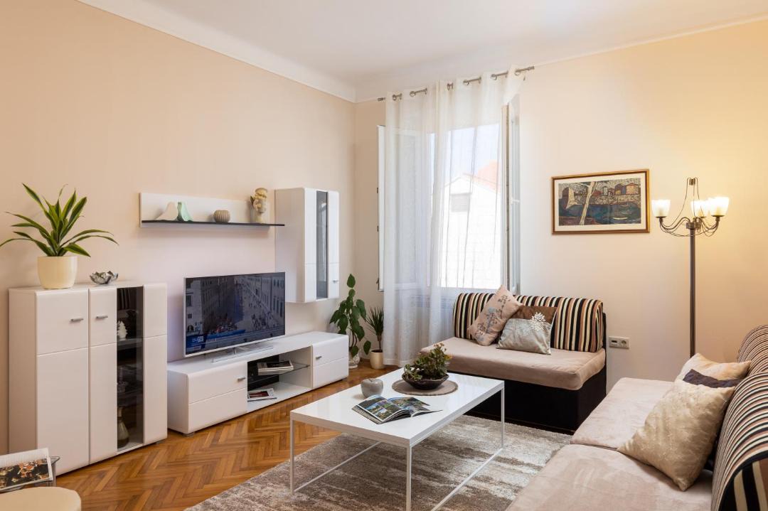 Photo of Livingroom in Pile