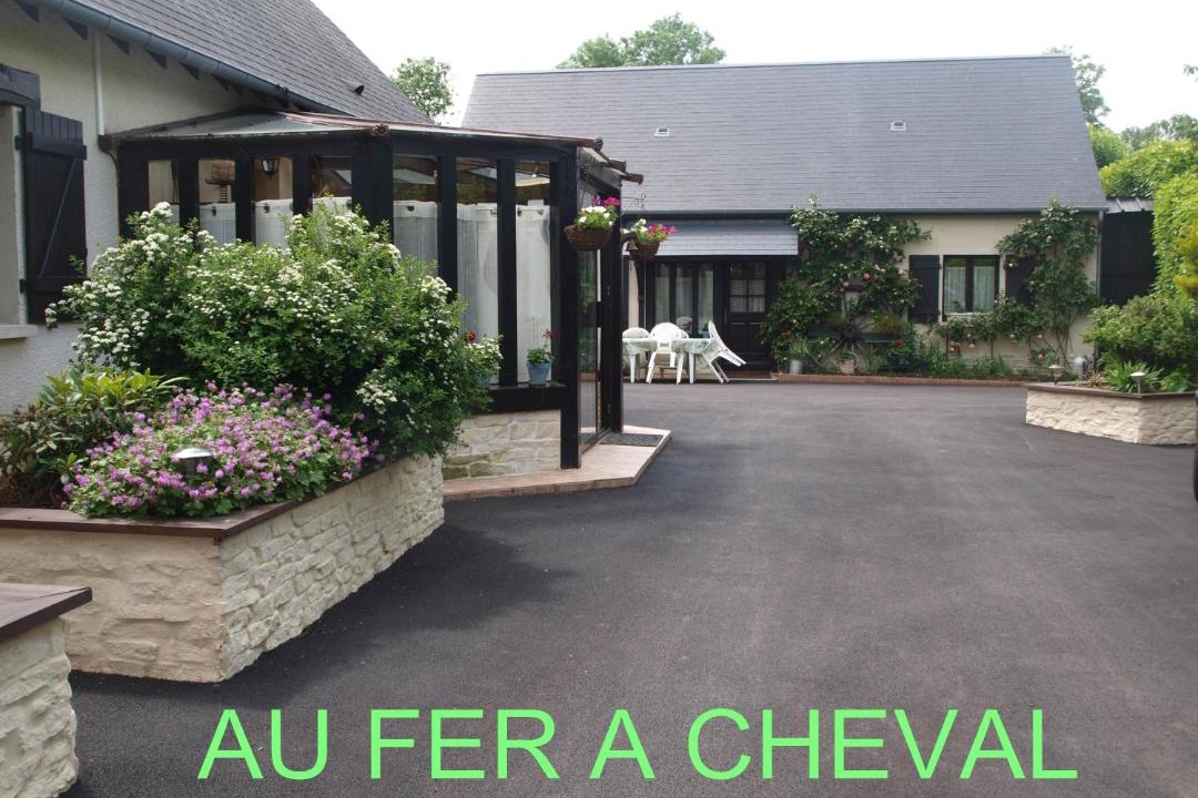 Photo of Buildings in Beaufour-Druval